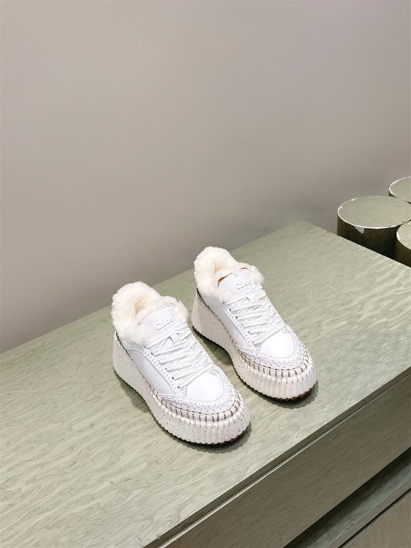 2025112815389327 390